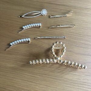 Elegant Gold and Pearl Hair Clip Set